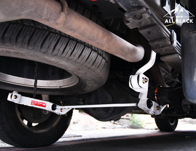 Space Arm 後軸穩定器 HILUX Revo 7