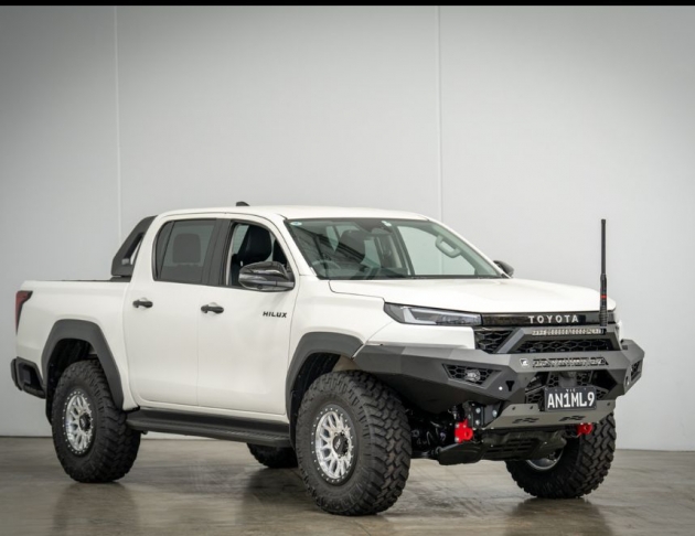 Offroad Animal HILUX TRAVO 前保桿 PREDATOR 侵略者2026+ 3